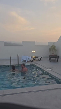 Ficken im pool