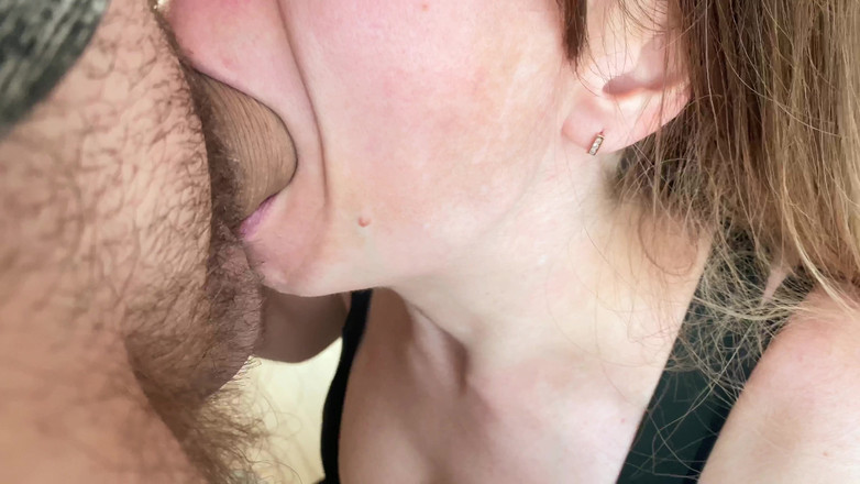 ArinaMills: Mẹ kế của bạn tôi dụ tôi đến nhà cô ấy và đụ...