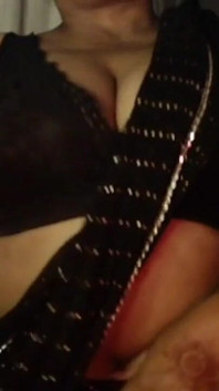 Desi Hot Girl Boobs Press Persembahan Seksi Bogel.