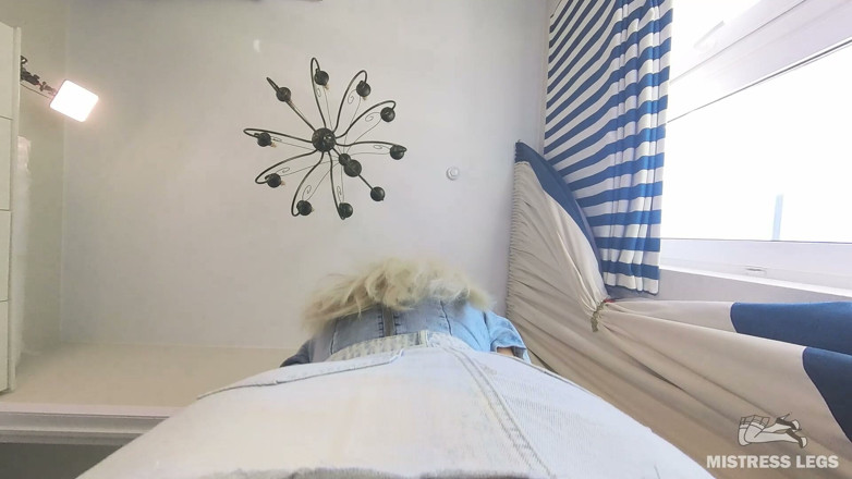 Mistress Legs: POV twarz siedzi moje duże różowe majtki tyłek skacząc na...
