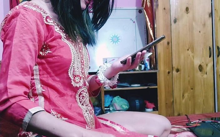 Bolly Karma: Une MILF sexy se fait fumer avant de sucer une...