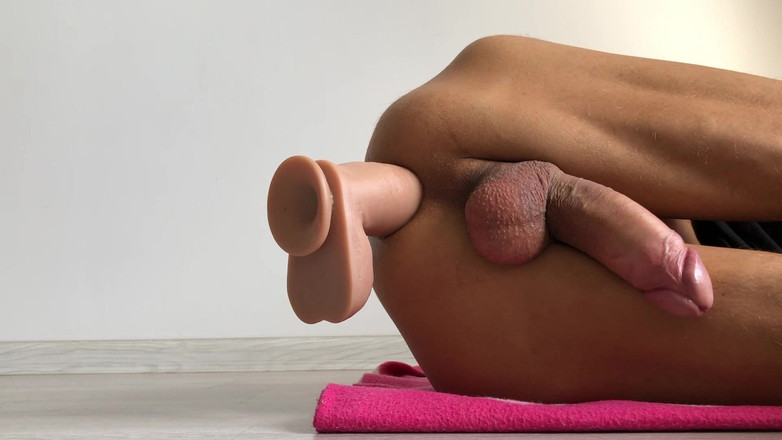 TVJackLong: Cul ouvert d’un gode anal