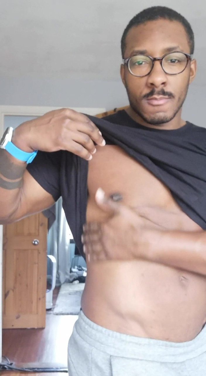 Amadeus: Grosse bite dans les joggers. Nouvelle vidéo comin ce week-end