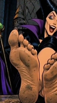 Los pies sucios de la maléfica - fetiche experimental de pies de dibujos animados