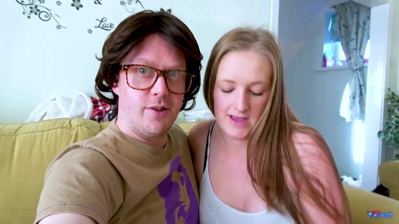 Nerd Pervert: Gina parker - sauberere hure leckt den ganzen streber-sperma
