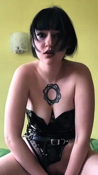 Hot Girl in Leather Slaps Her Ass and Rides a Dick!