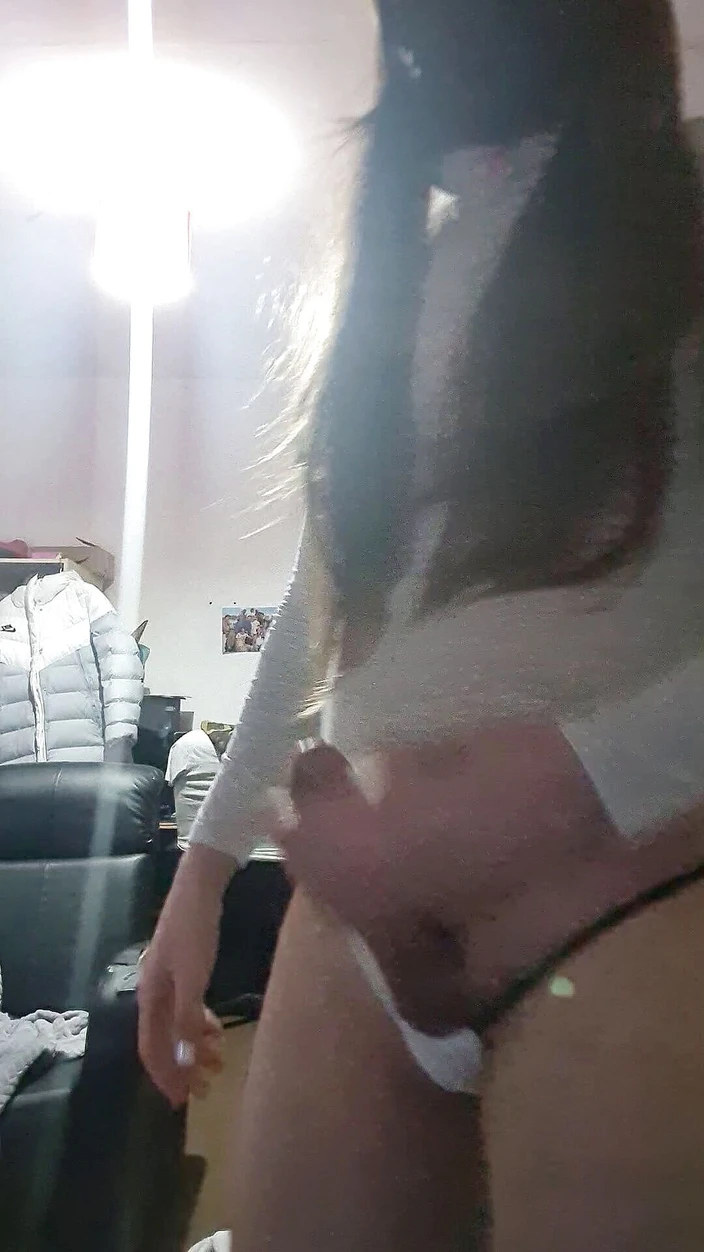 CHLOEcumFUCKme: Chole's cumshot