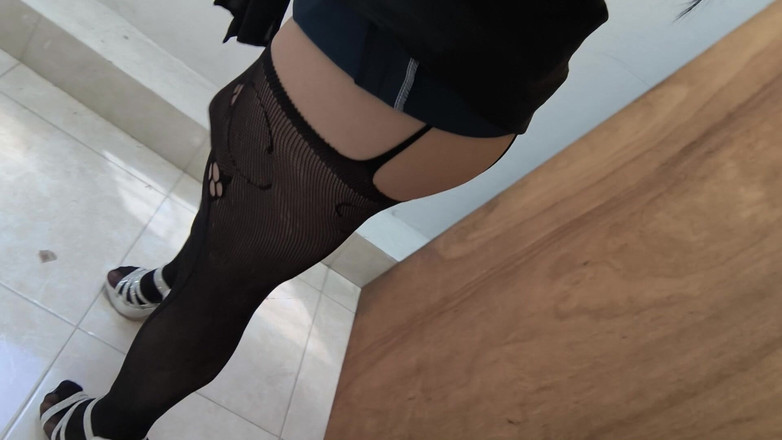 NEGRITA SEXY: Secretara țâțoasă face un videoclip porno de la subsolul biroului