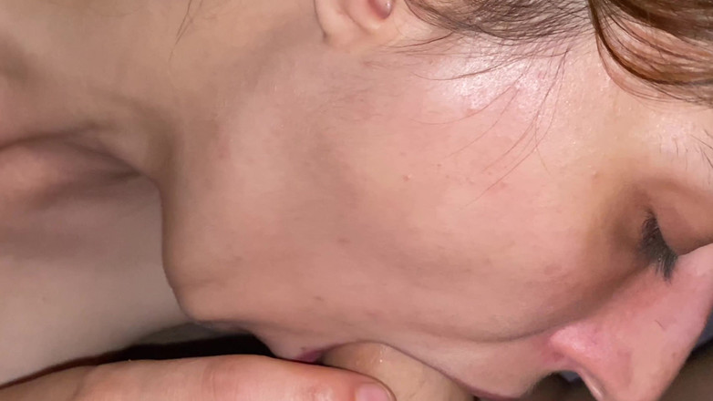 Akasha7: Submisivní dívka poddána ptákovi