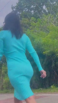 Yürüyüşe gidiyorum ve sokaktan oğlan götümü sikiyor Jenifer oyunu