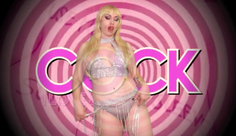 Goddess Misha Goldy: 창녀를 빠는 작은 자지로 변신!