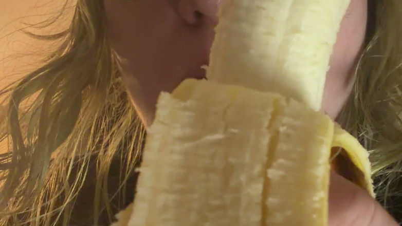 Spunk Kip: Sinnlich eine banane essen