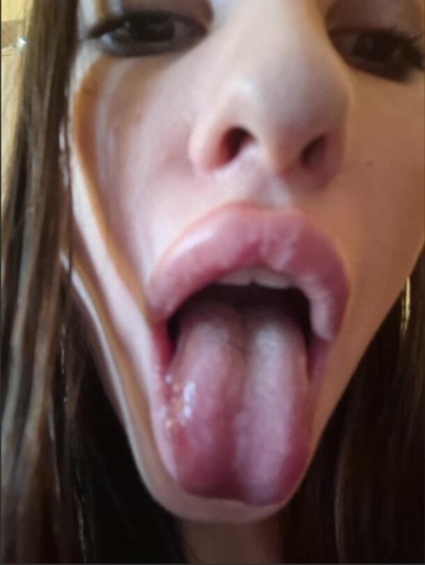 ElzaKom: I'm Young, but I Love Being with Older Men