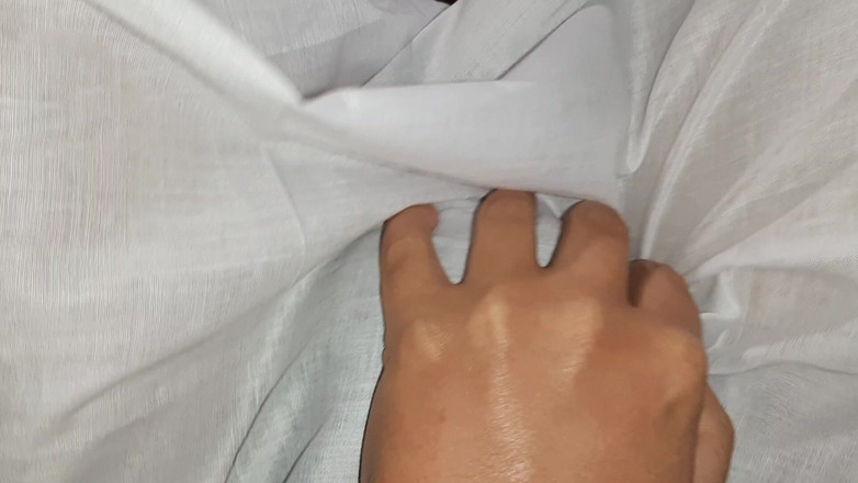 Lesbian-candys: Unsere schüchterne mitbewohnerin weckte uns mit Cunnilingus, Überraschungs-dreier auf