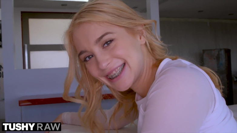 Tushyraw: TUSHYRAW petite blonde wants anal now