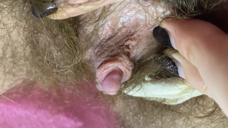 Cuteblonde666: Extreme closeup masturbation hairy pussy big clit rubbing