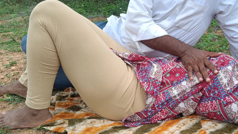 Laxi ammu: Outdoor Hot Fucking Romance