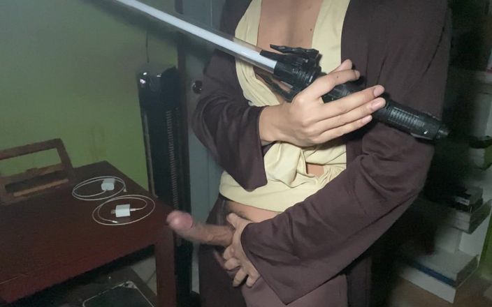 SinglePlayerBKK: Asian Jedi combatti e si masturba con una spada laser.
