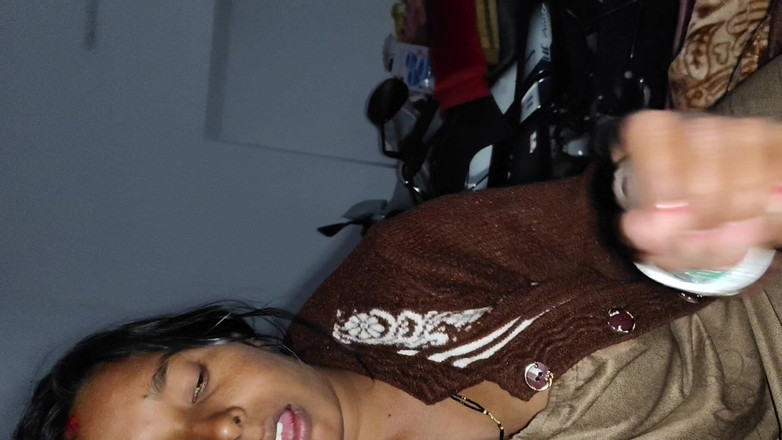 Premi pooja: Une bhabhi desi suce la bite du plus vieux