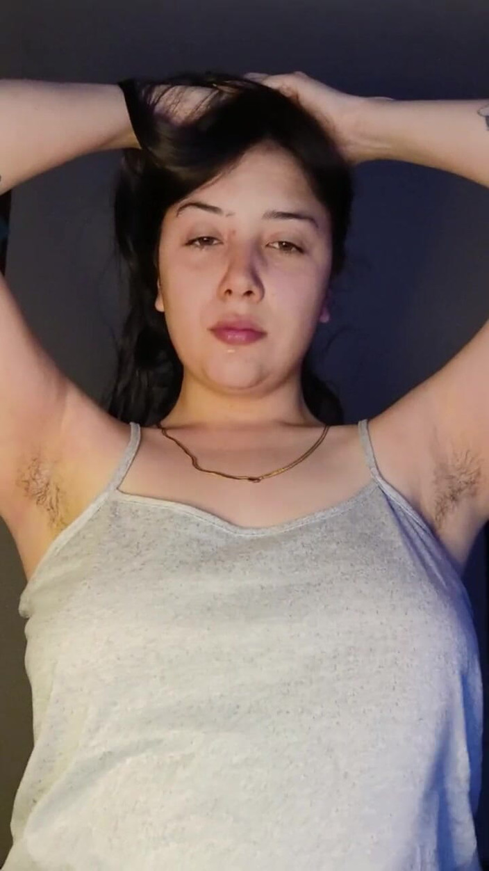 Golden domme: कांख चाटना