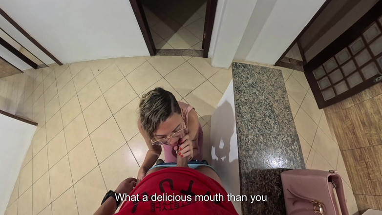 Gabi SweetCouplesStories: 房地产经纪人接受口交和肛交出售房产