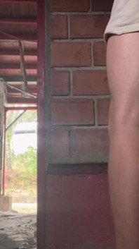 Saya mengongkek pantat saya di rumah terbunuh