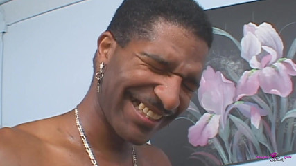 Naughty Black Girls: Büyük memeli kızıl saçlı azgın sürtük büyük siyah yarakla sert...