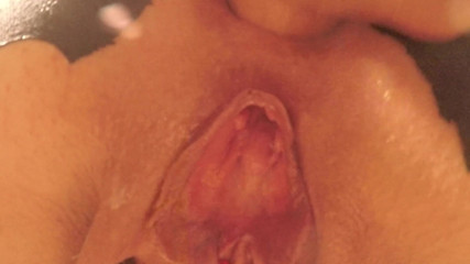 Little Sunshine MILF: Entrenamiento anal en la mesa Little Sunshine milf