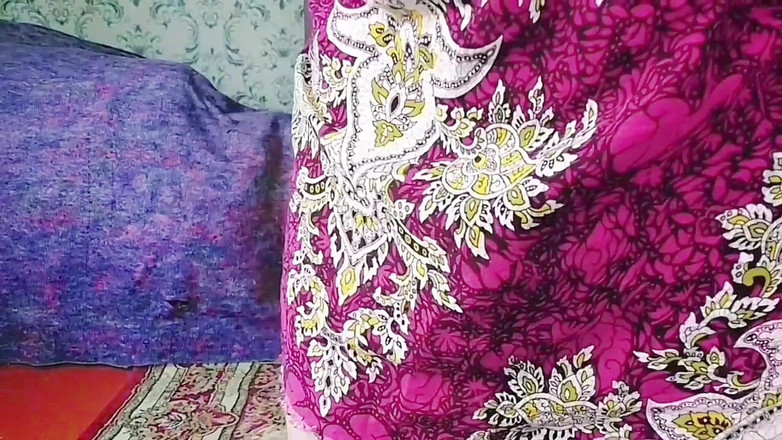 Kitty_Cross: Bella ragazza trans provocante con capelli morbidi