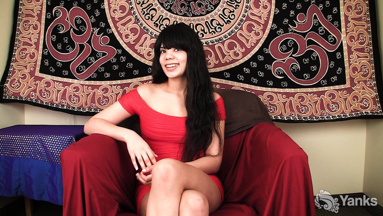 Yanks: Jiselle Mette Un Dito Sul Clitoride E Nel Suo Buco...