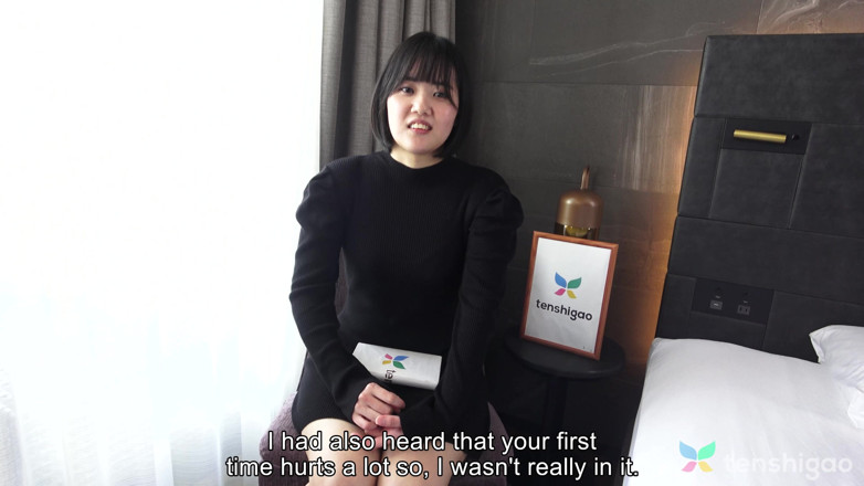 Tenshigao: Moeka Tachibana je mladá a ve svém prvním porno videu