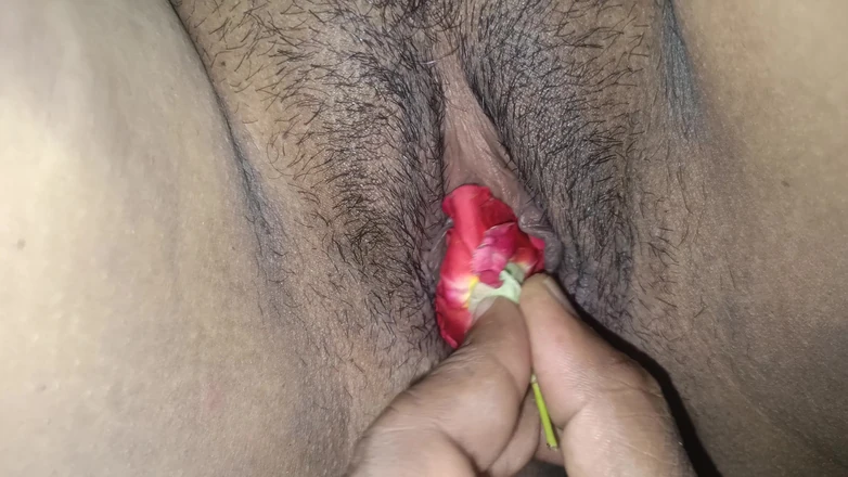 Inba: New Married Women Showing Her Cute Structure 3