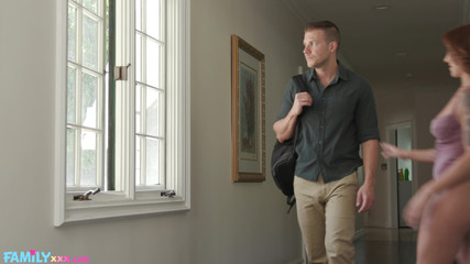 FamilyXXX: Lumi si adik tiri yang seksi udah siap bersenang-senang