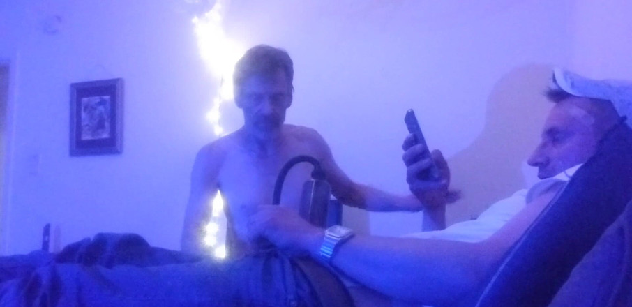 RoyToyBoi: Время развлечения с накачкой пениса с моим лучшим партнером