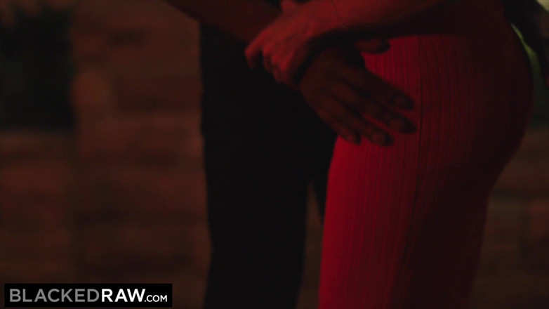 Blackedraw: BLACKEDRAW Cette MILF affamée de grosses bites noires avait très...