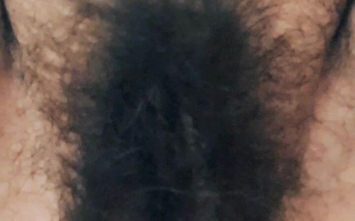Mommy big hairy pussy: Zblízka Chlupatá kundička