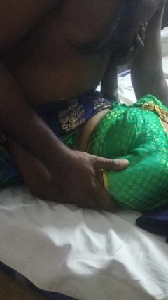 तमिल कॉकॉल्ड जोड़ा फ्रोंड और बैक शॉट