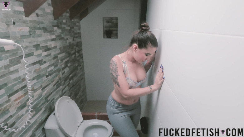 Fucked fetish: POV誘惑小便必死濡れパンツ新しいバスルーム