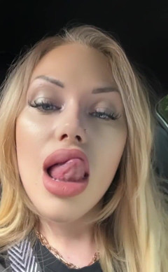 Goddess Misha Goldy: 君が主導権を握ることに慣れすぎているのがわかる。少しリラックスする方法をお教えします。ちょっとリラックスして下さい。李じゃない