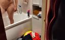 Emma Alex: Meine stiefschwester im badezimmer erwischt