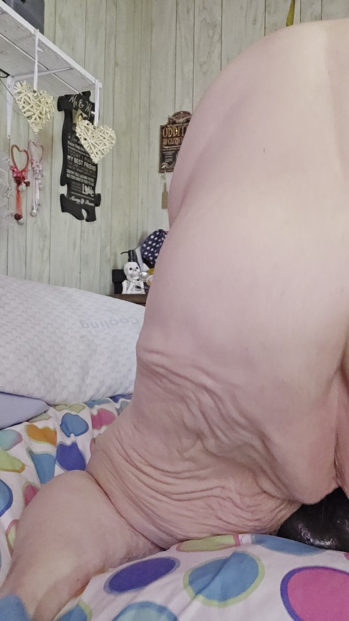 HerculesnVENUS: From a Sideways View Fat Chick Fucks You