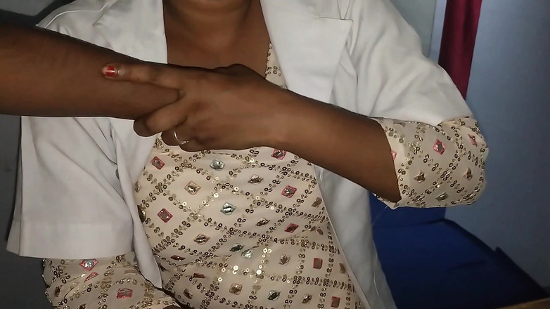 Nirman: La bella dottoressa indiana viene scopata dal paziente