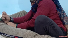 Netu: Une bhabhi desi masturbe son devar avec une très bonne...