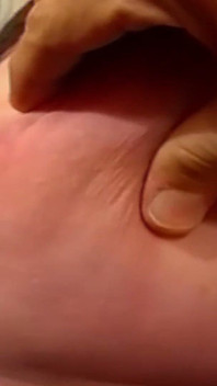 Matură sexy roșcată cu forme legată strâmt și acoperită de spermă