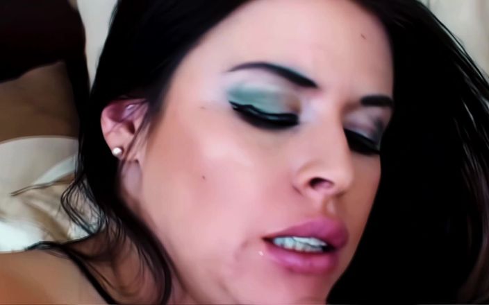 FapFlare: MILF Daphne Rosen bierze hardcorową akcję analną