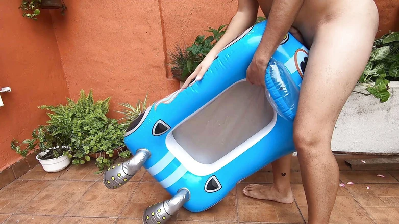 Inflatable Lovers: Надувной автомобиль