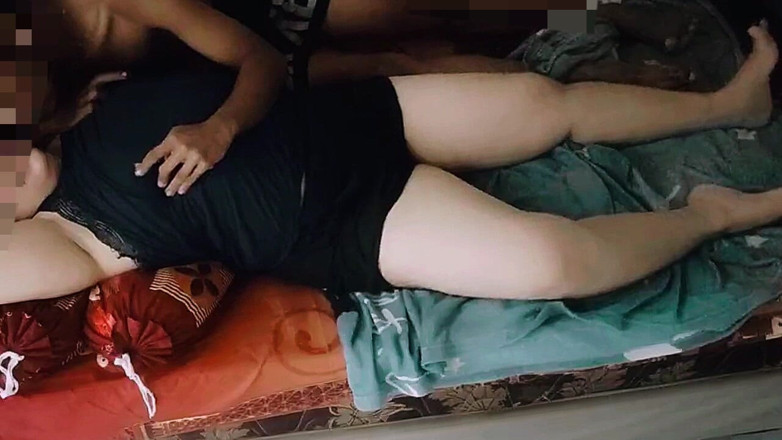 my_wife_chubby: 집에 침입한 도둑에게 따먹히는 와이프