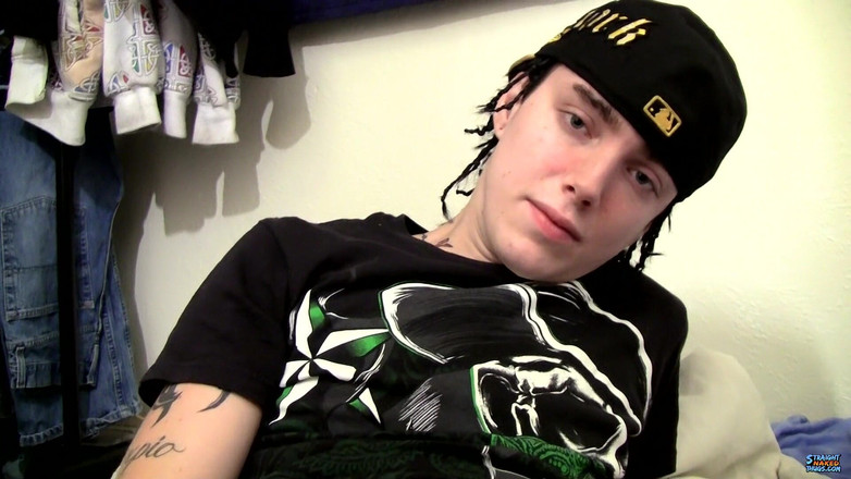 Straight naked thugs: Oh mon gourd qui a l’air amusant !