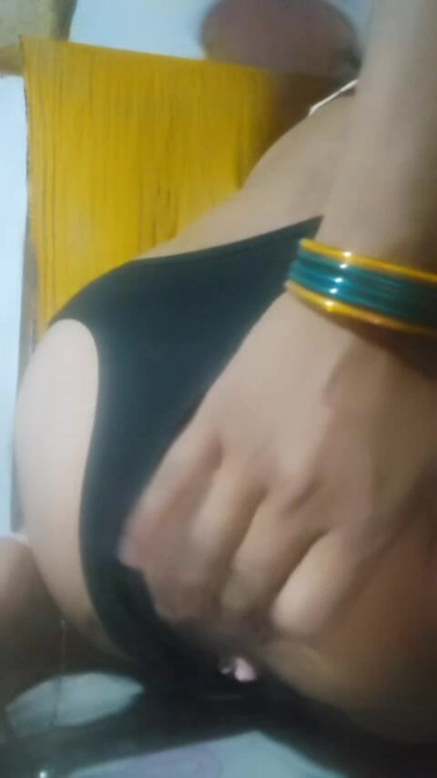 Gudibhabhi206: Vidéo Sexuelle De La Belle-sœur Sage Qui Joue Avec Un...