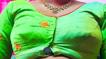 Desi Mohini: Indischer desi, jüngerer stiefbruder wichste die möpse seiner verheirateten stiefschwester